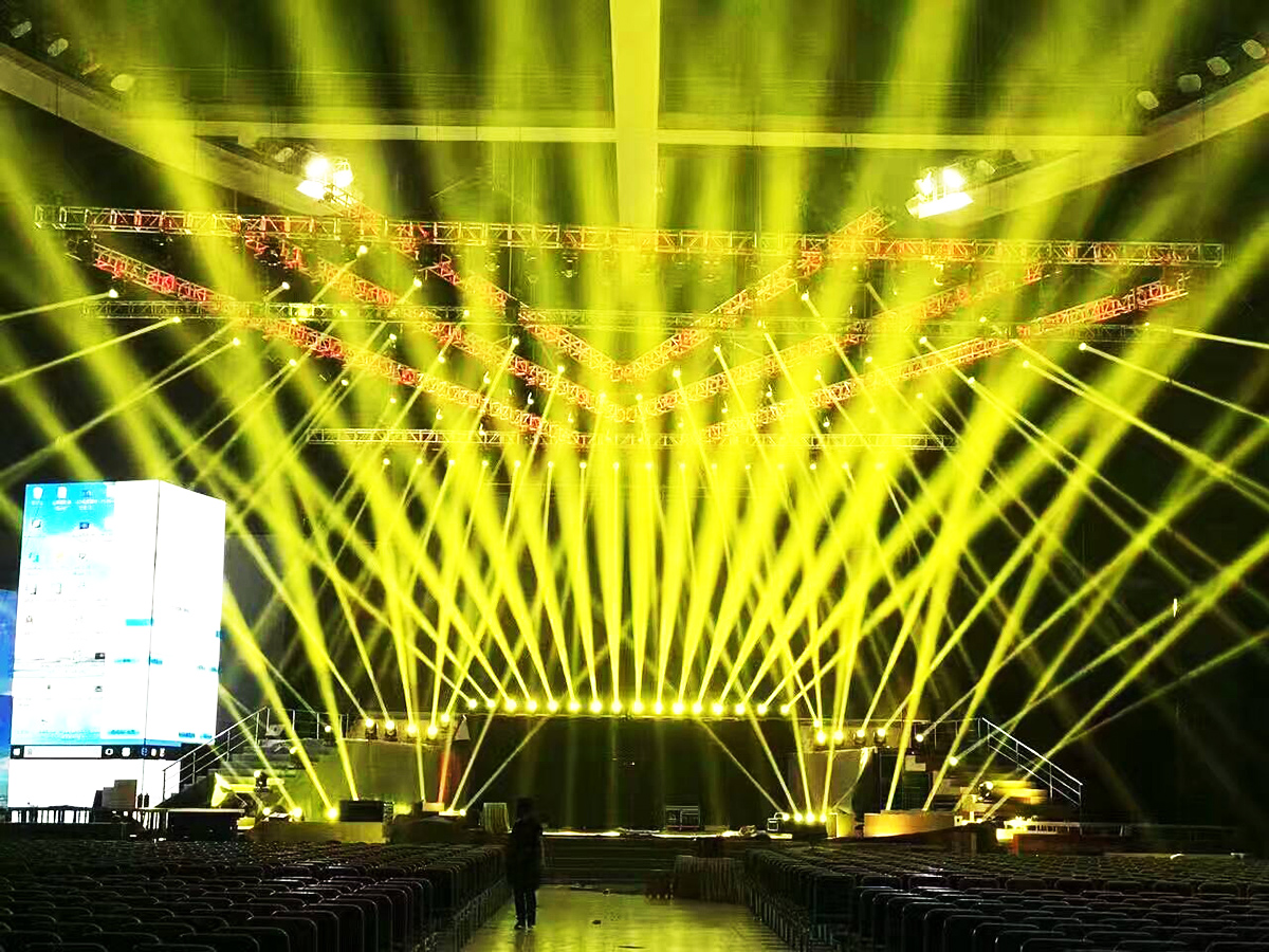 廣州年會策劃公司提供的合富置業2016年會案例1