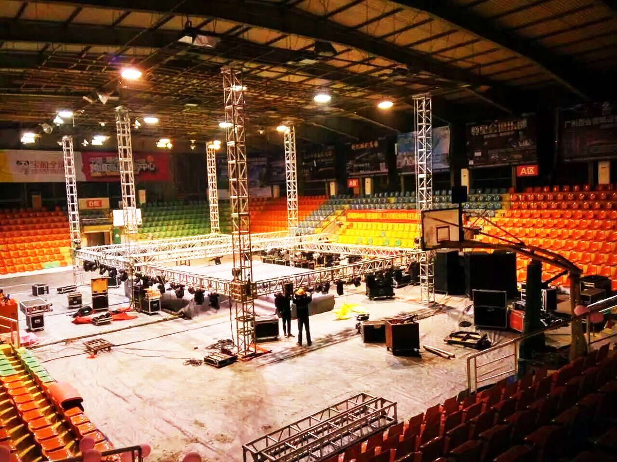 廣州演出活動策劃公司提供的葉振棠(順德)金曲盛會演出案例2